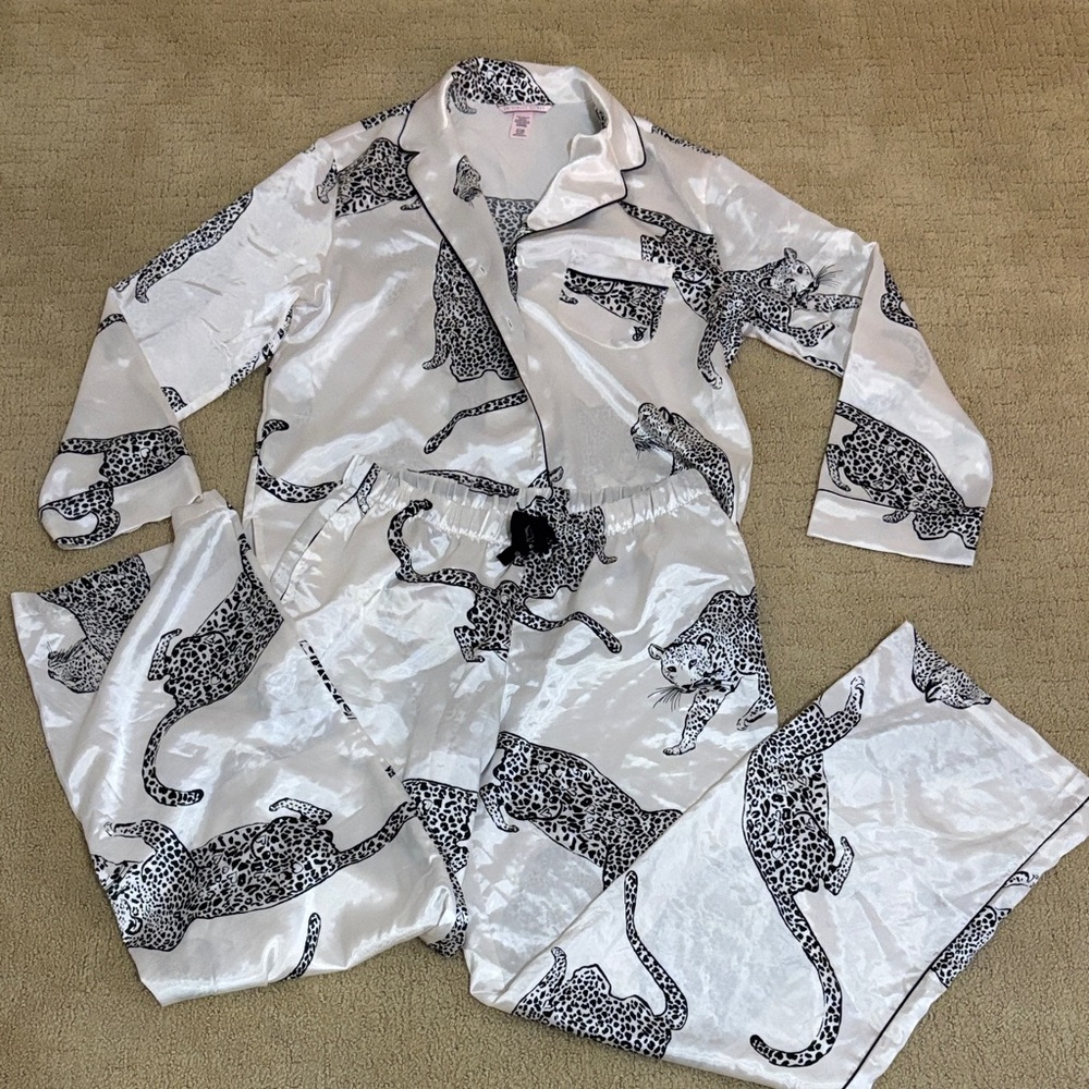 Victoria's Secret Black and White Leopard Print Pajamas